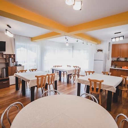 La Padure Pensiune-Restaurant Novaci-Străini Exteriér fotografie